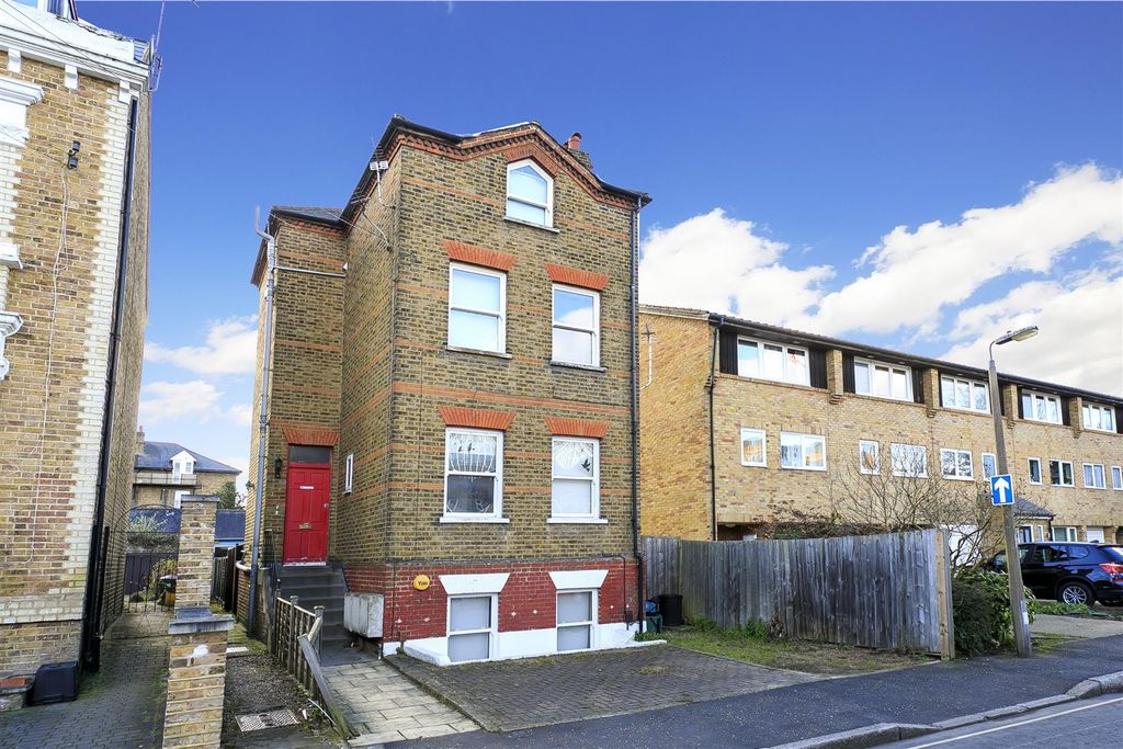 Property photo 2 of 8 21 Grosvenor Road-01.Jpg