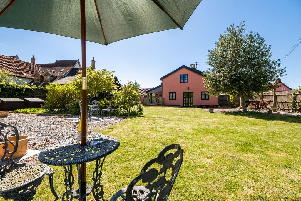 Property photo 3 of 35