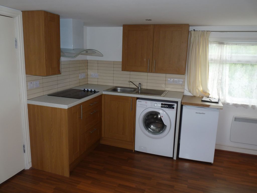 Property photo 2 of 4 Kitchen Area