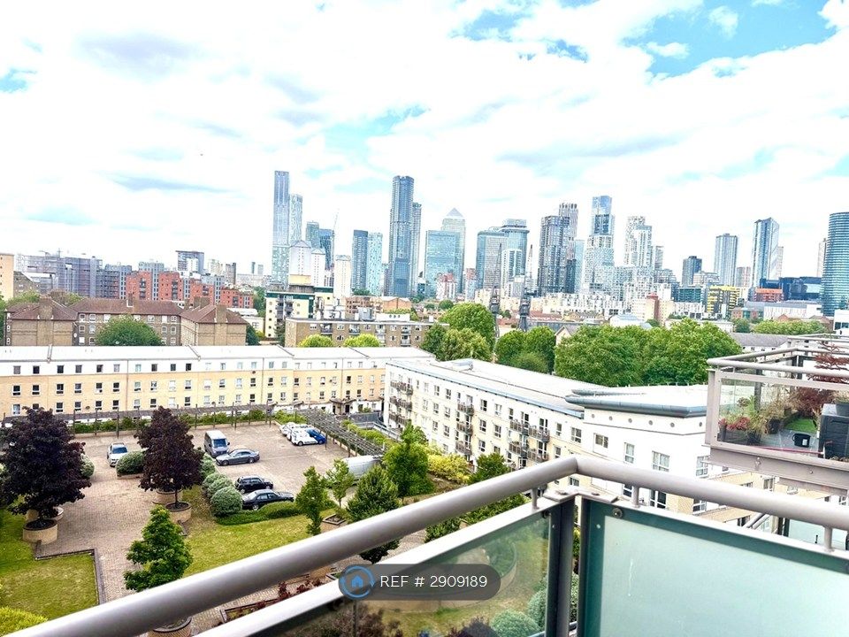 Property photo 2 of 19 Canary Wharf Skyline From The Apartment Balcony