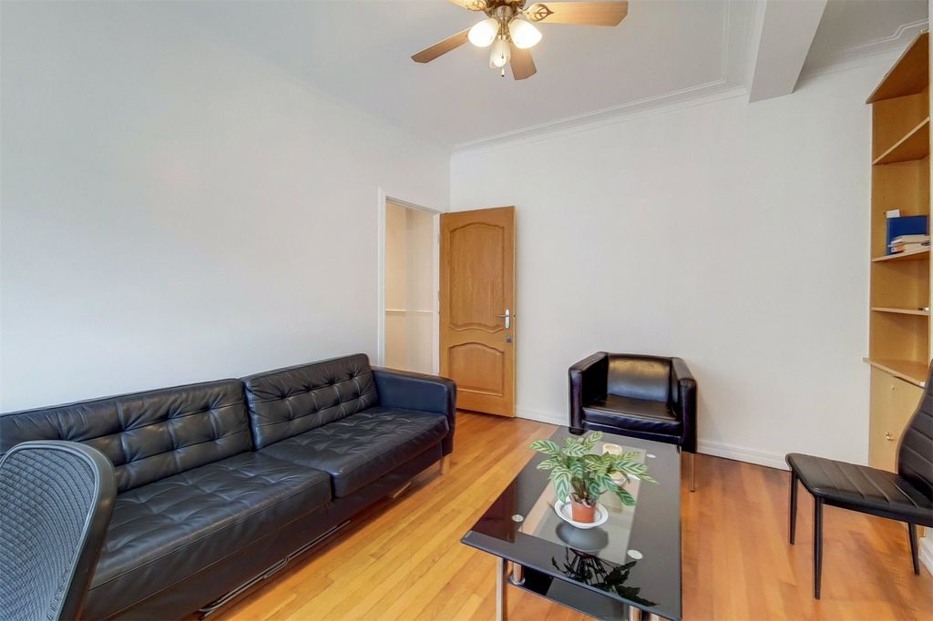 Property photo 2 of 7 Picture No. 04