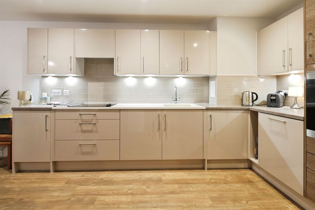 Property photo 2 of 16