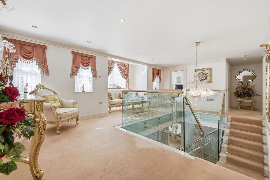 Additional image 29 of 5 bed detached house for saleWambrook Close, Hutton Mount, Brentwood CM13