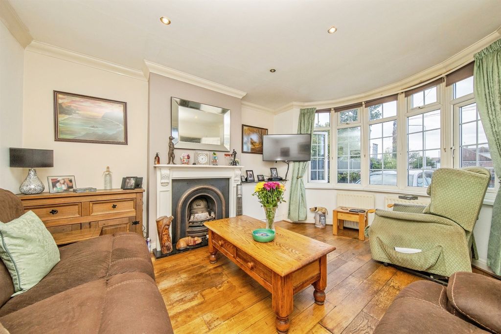Property photo 3 of 17