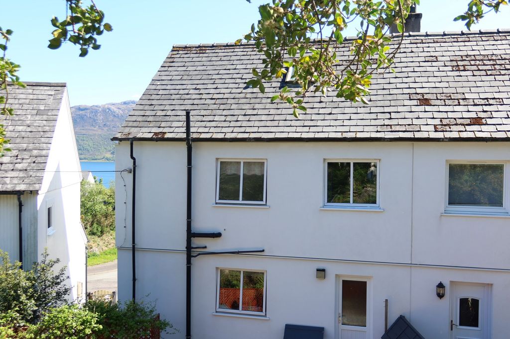 Property photo 2 of 50