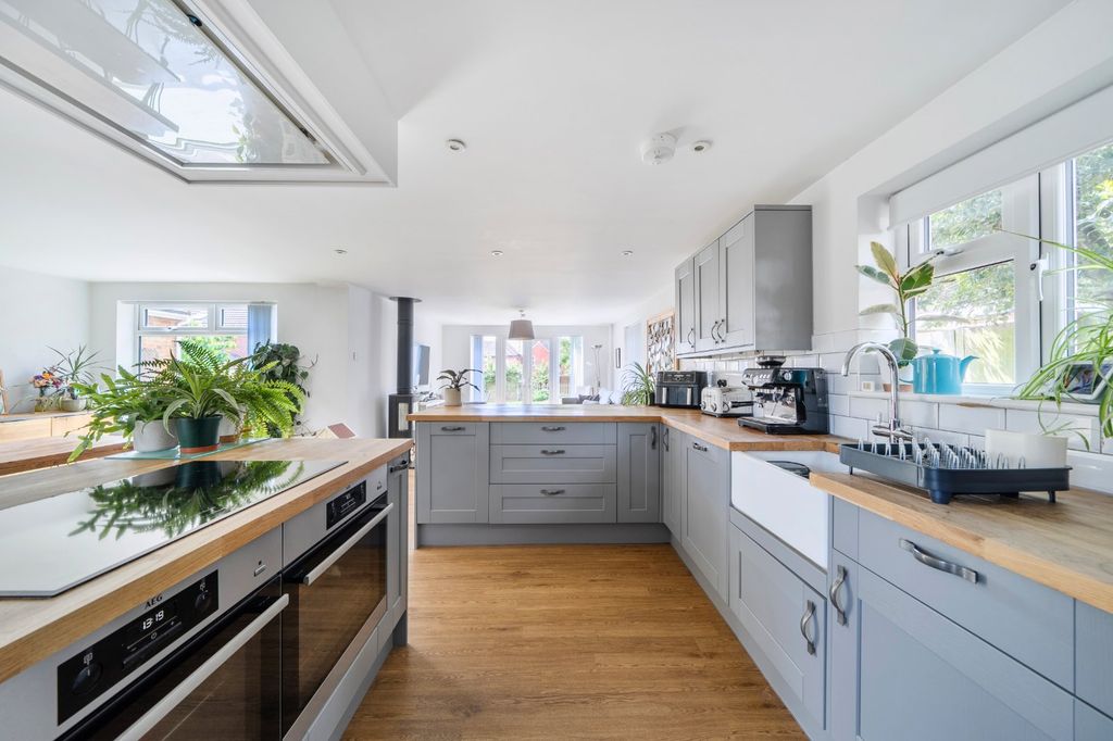 Additional image 4 of 4 bed detached house for saleGrove Road, Fareham, Hampshire PO16
