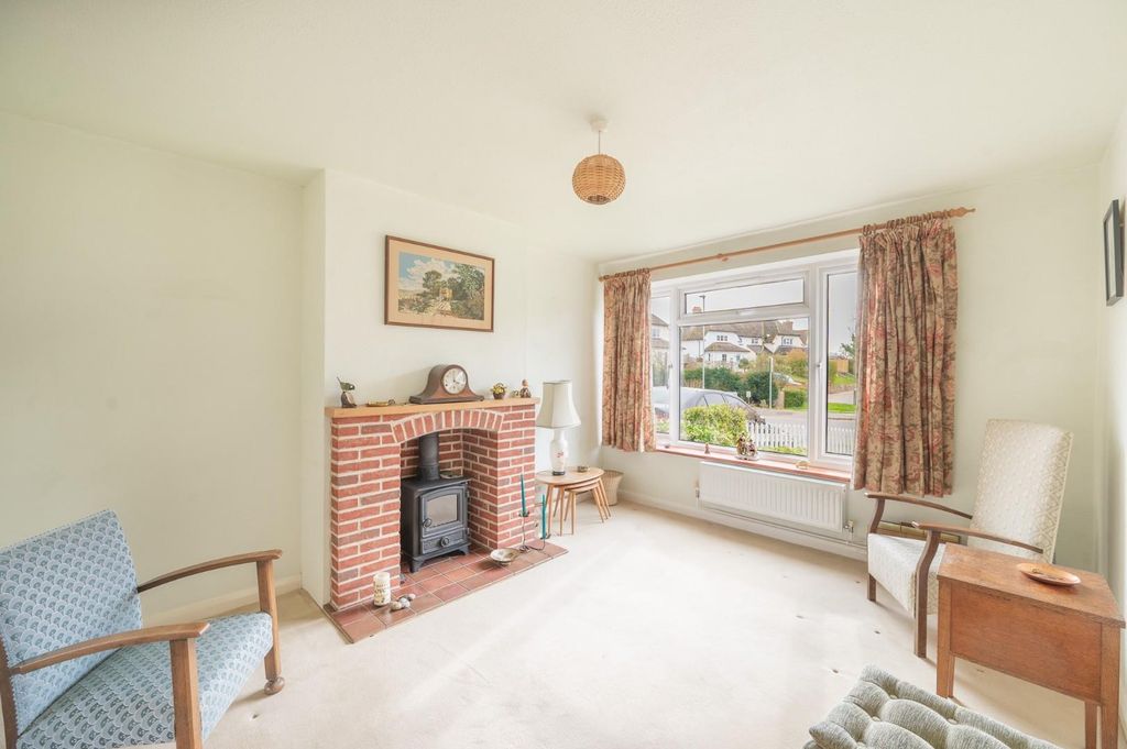 Property photo 3 of 21 Living Room