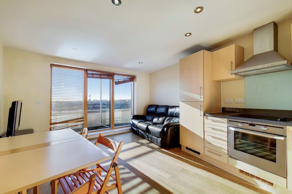 Property photo 1 of 11 Reception