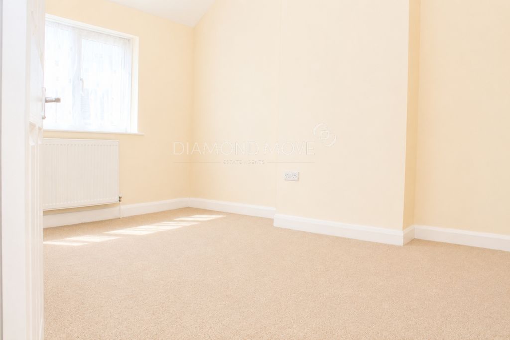 Property photo 3 of 11 Photo 2