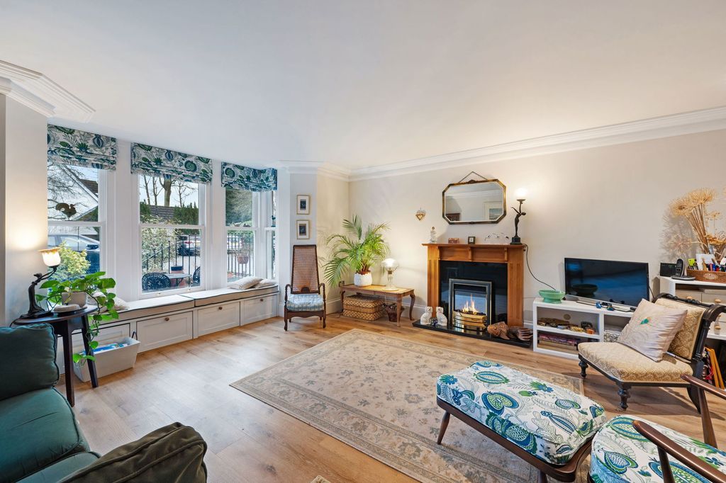 Property photo 3 of 23