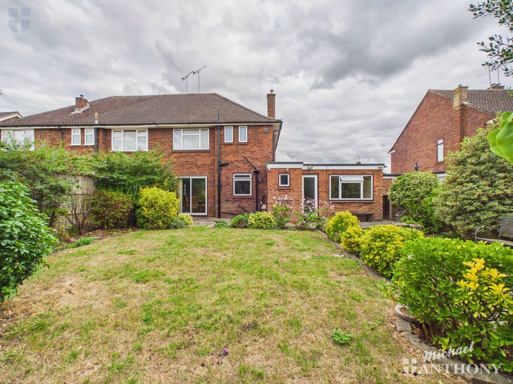 Property photo 3 of 14 Cam03218G0-Pr1162-Still011