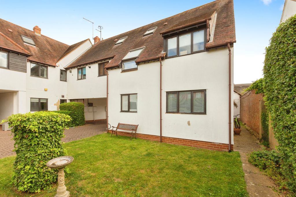 Property photo 1 of 8