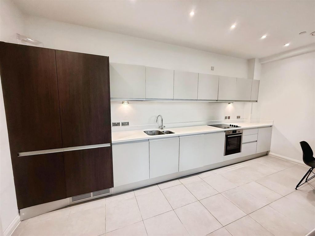 Property photo 3 of 14 Kitchen