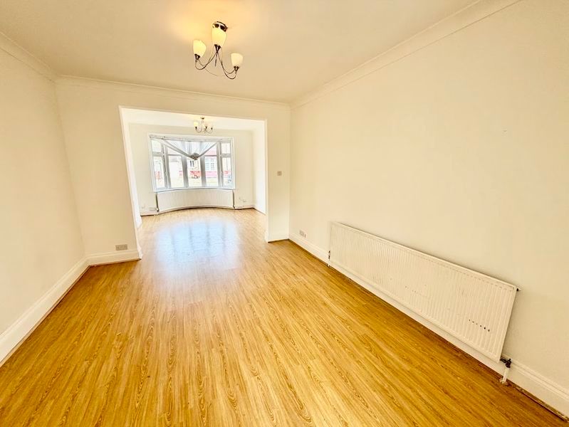 Property photo 3 of 19 Photo 1