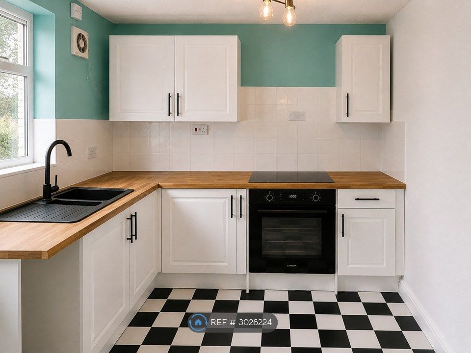 Property photo 1 of 6 Kitchen
