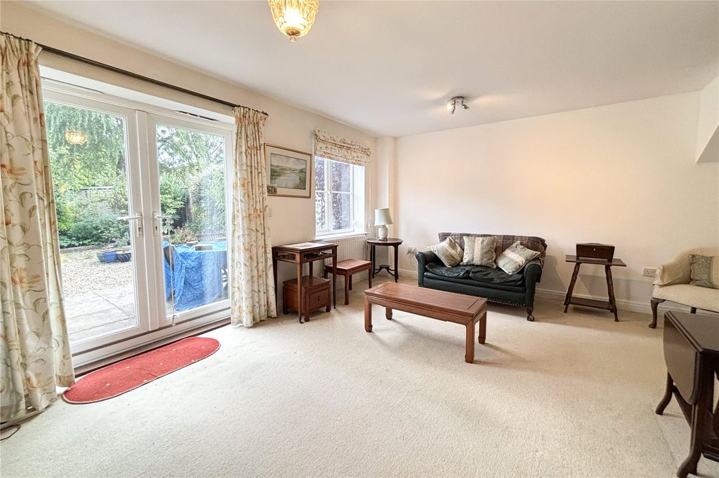 Property photo 3 of 25 Living Room