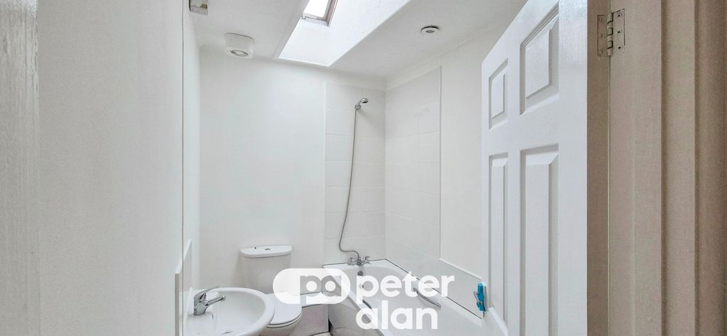 Property photo 1 of 17 Image