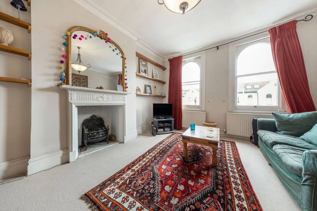 Property photo 3 of 11