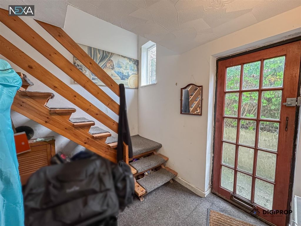 Property photo 1 of 15 Bright Hallway With Natural Light And Character....