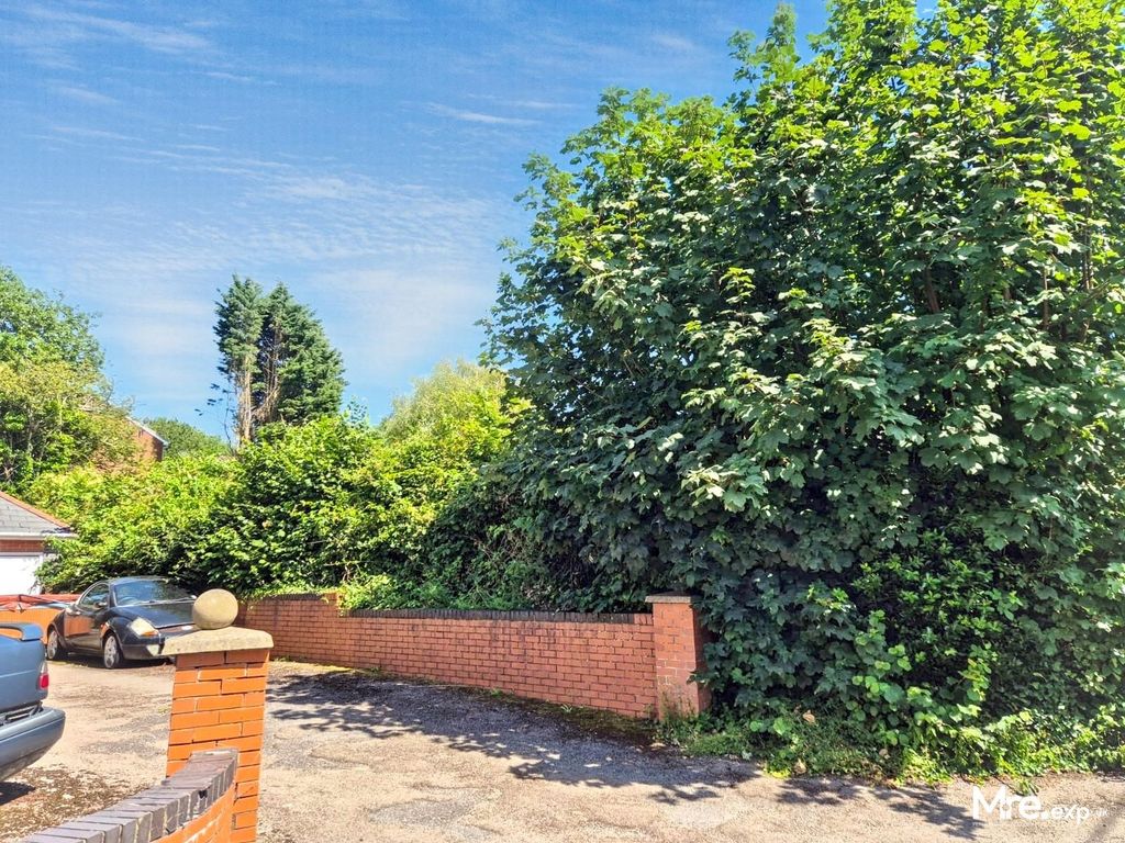 Property photo 3 of 6