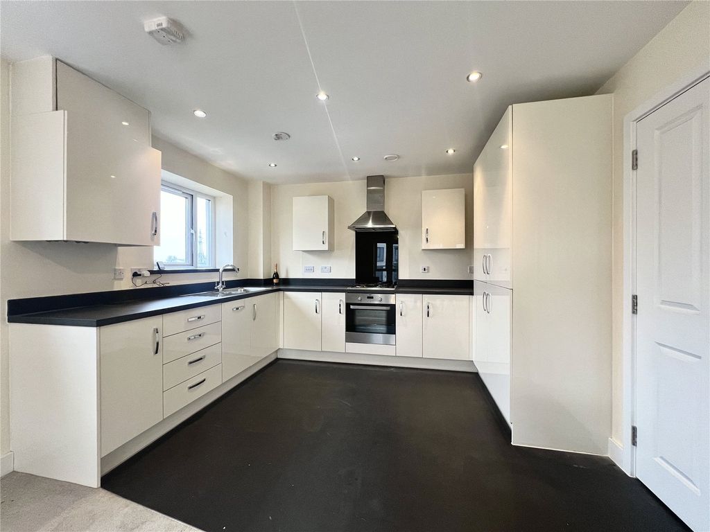 Property photo 2 of 11 Picture No. 06