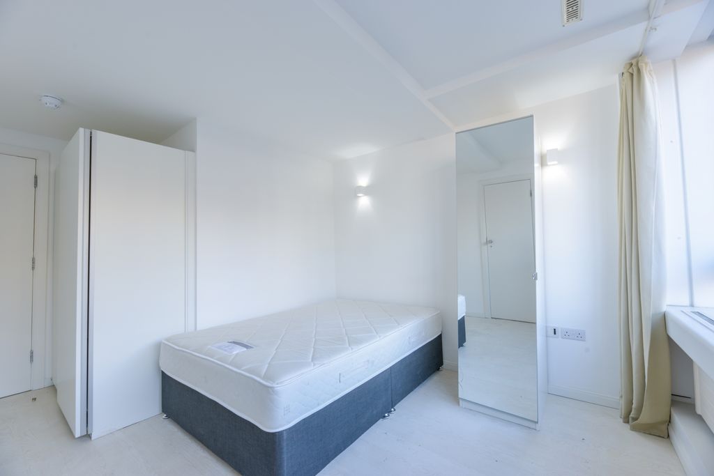 Property photo 2 of 8 Photo 5