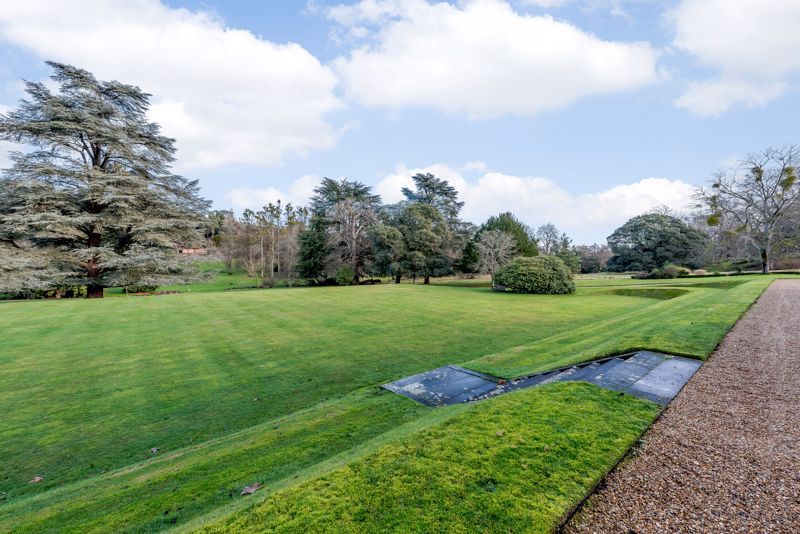 Property photo 3 of 28 Photo 16