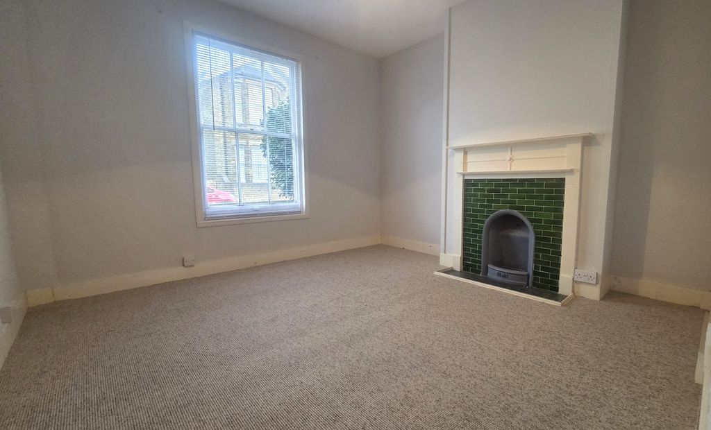 Property photo 3 of 6 Picture No. 01