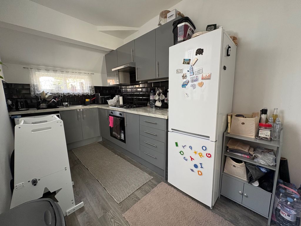Property photo 2 of 19 Image