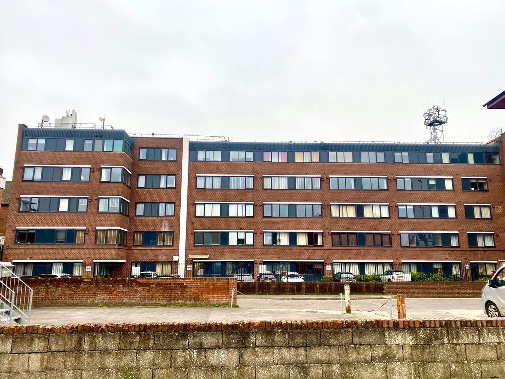 Property photo 1 of 7 Front