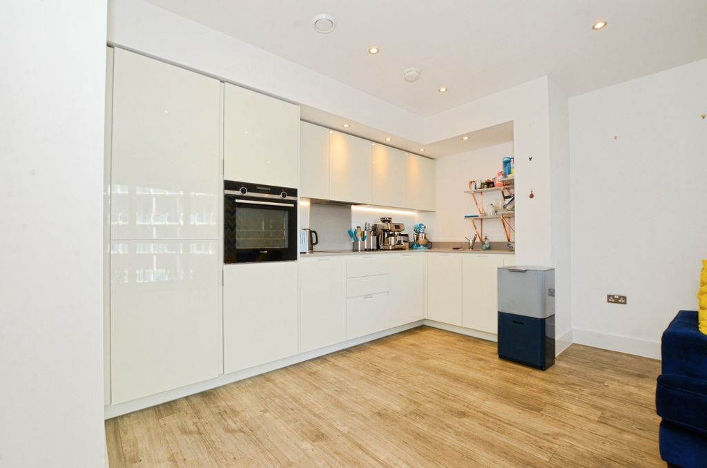 Property photo 2 of 16 Kitchen