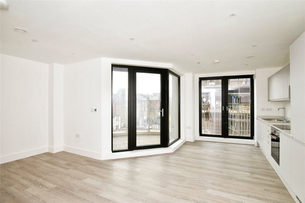 Property photo 1 of 10 Kitchen Living Diner