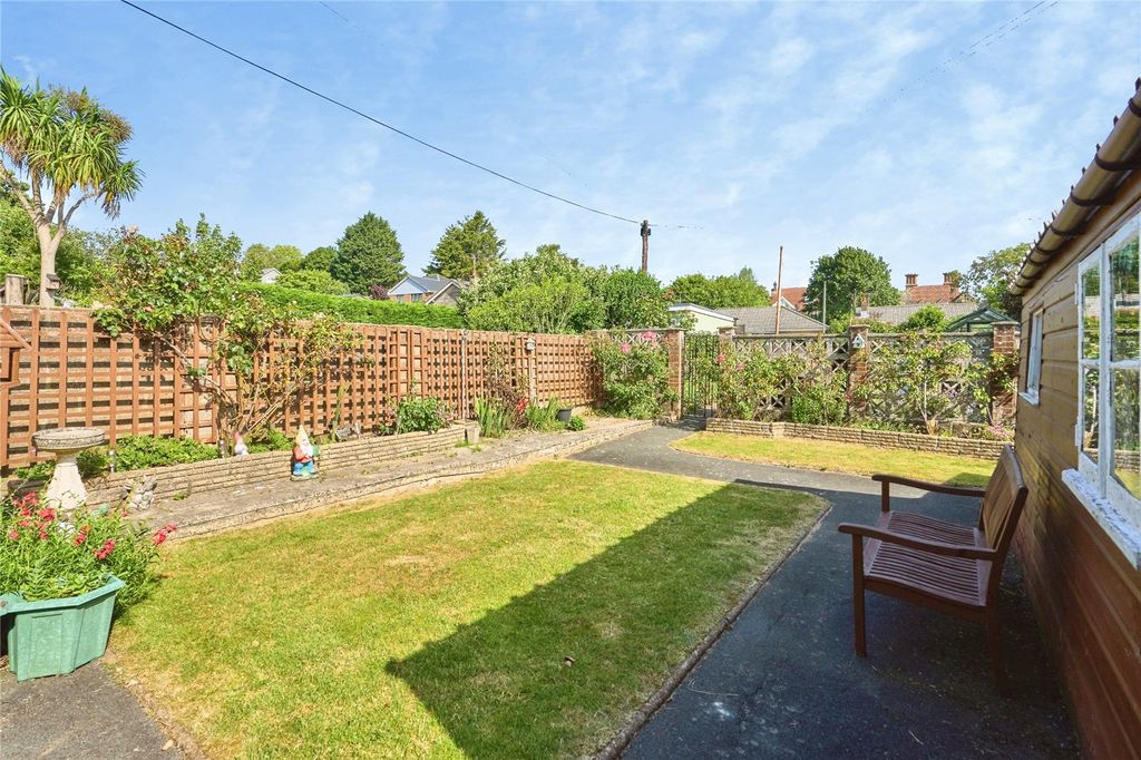 Property photo 3 of 16 Garden