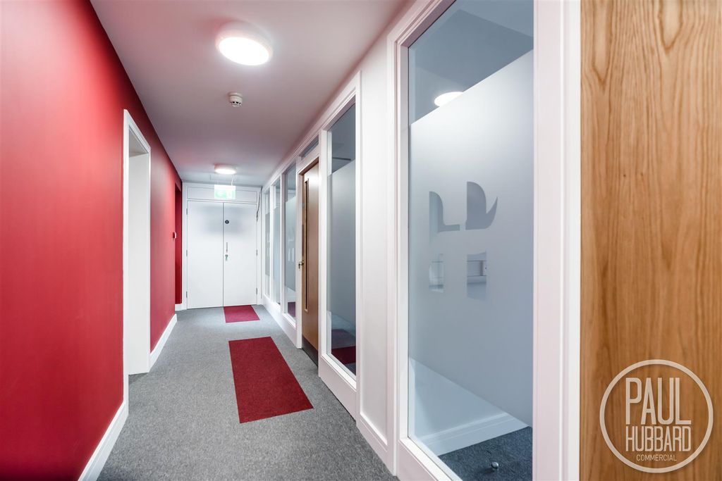 Property photo 3 of 7 Colne House-174.Jpg