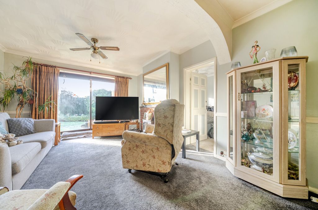 Property photo 2 of 20 1405967-17-6979E2...