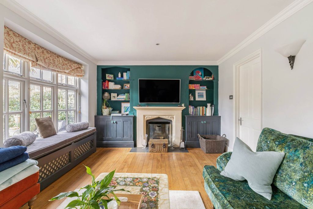 Property photo 2 of 21