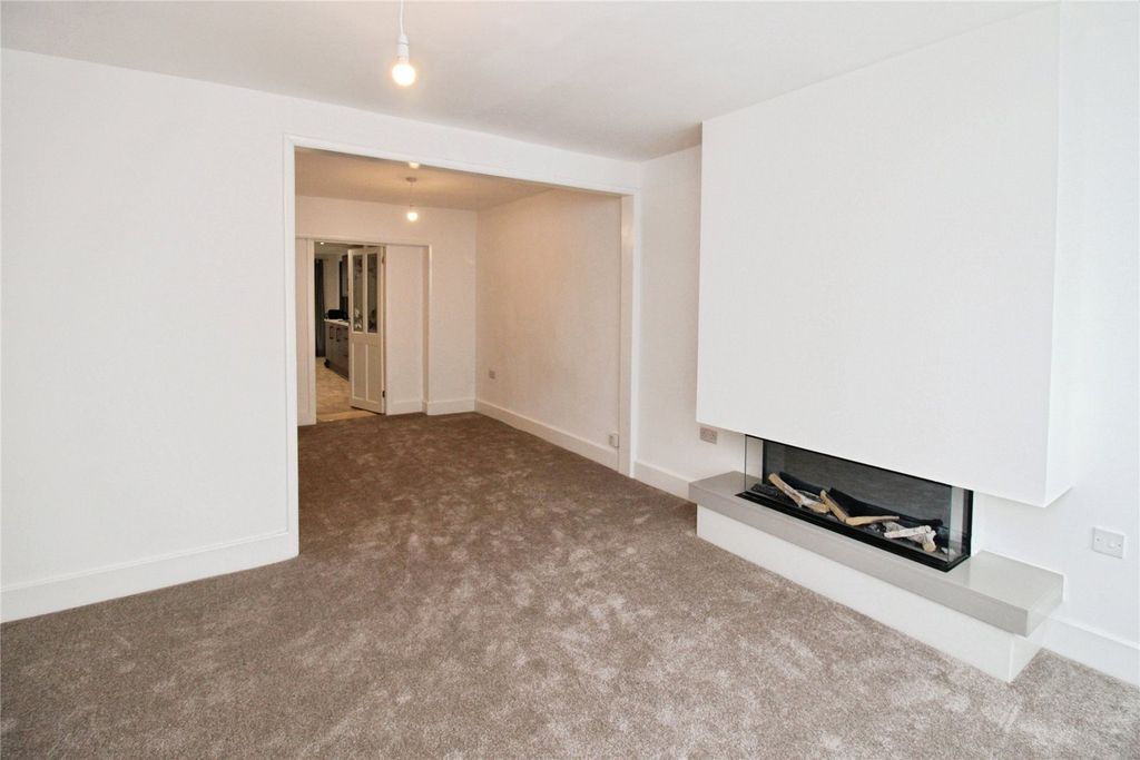 Property photo 2 of 16 Picture No. 25