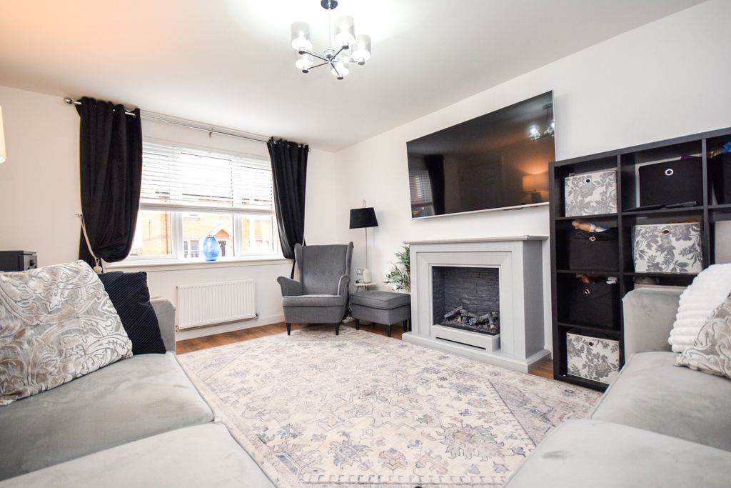 Property photo 3 of 24