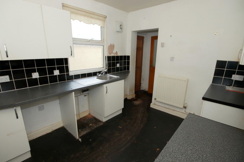 Property photo 2 of 13