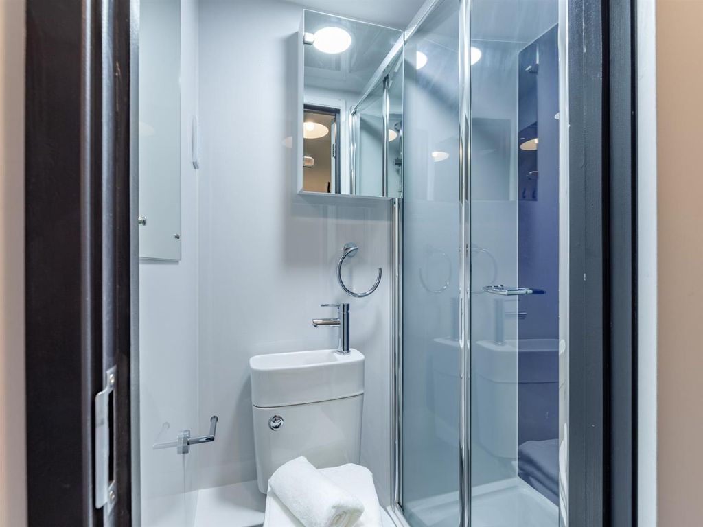 Property photo 1 of 25