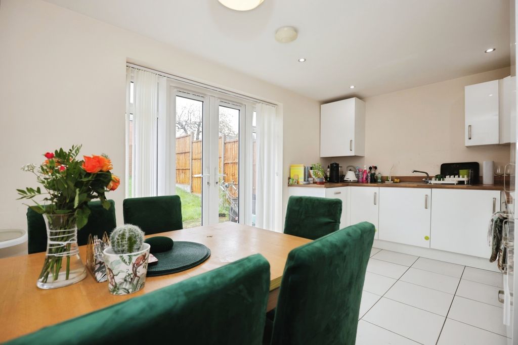 Property photo 2 of 16 Photo