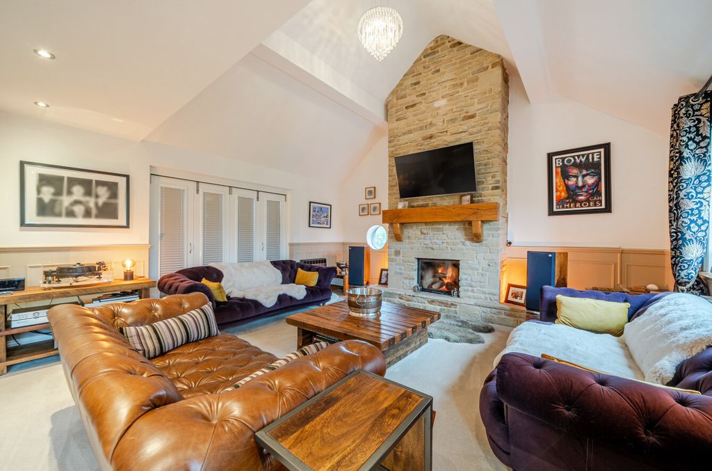 Property photo 3 of 31 1529604-18-6Ac53B...