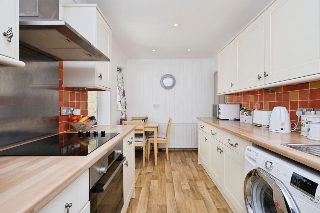 Property photo 2 of 17 Photo