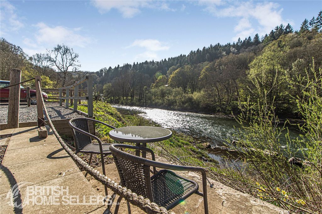 Property photo 2 of 52 Picture No. 31