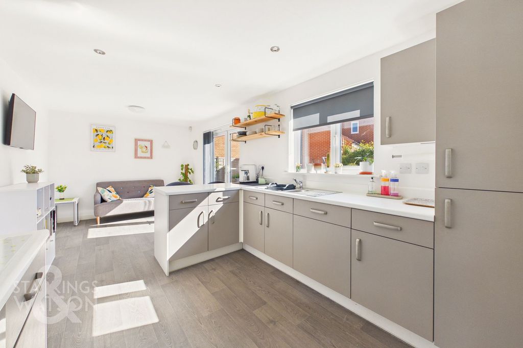 Property photo 3 of 27