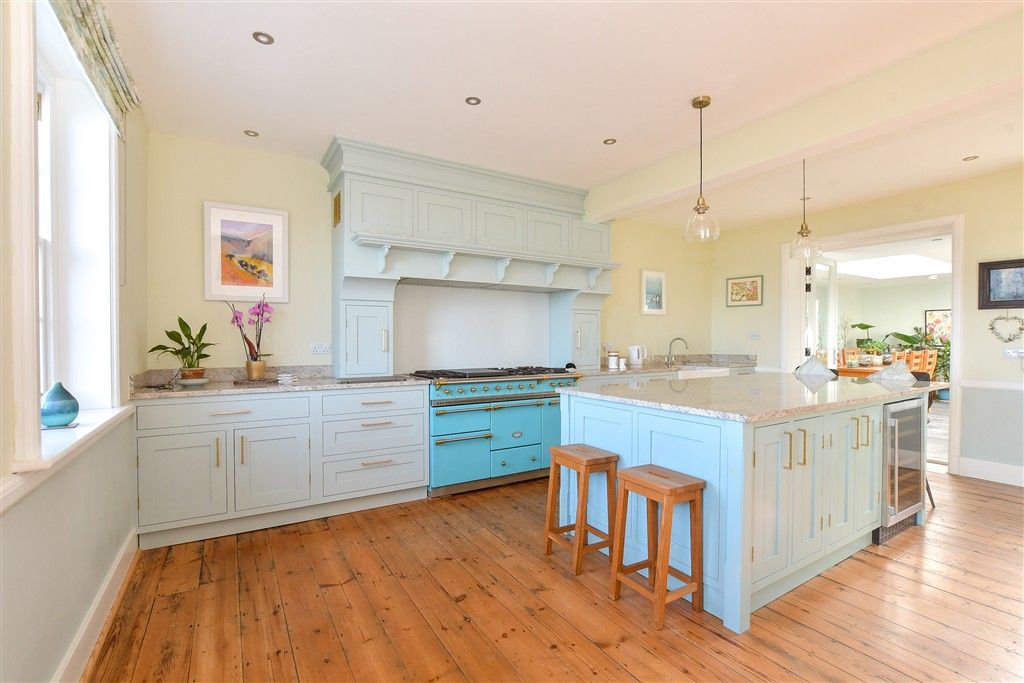 Property photo 3 of 21 Kitchen / Breakfast Room