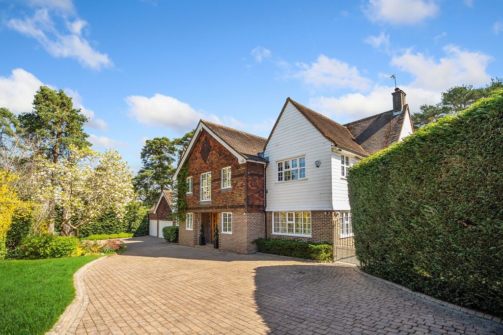 Property photo 2 of 32