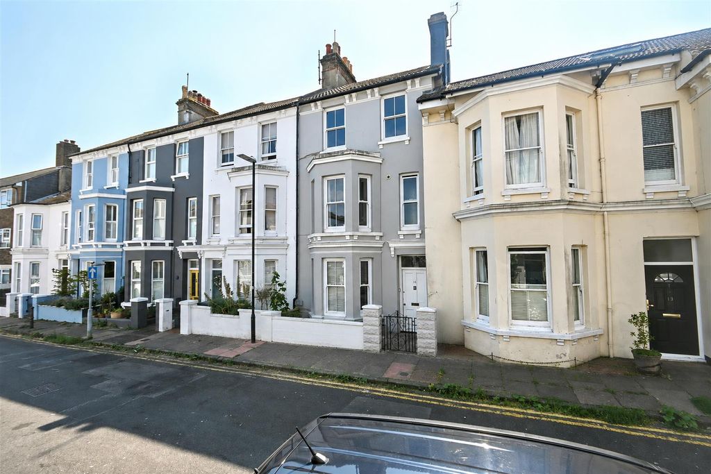 Property photo 1 of 12 1