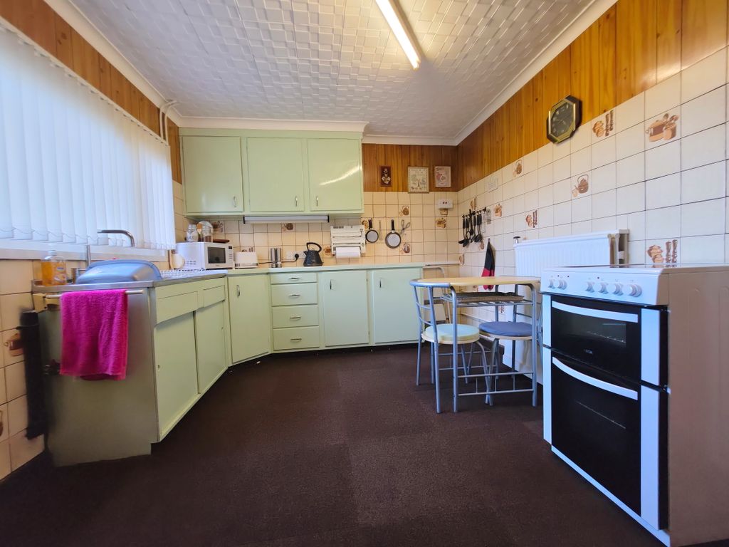 Property photo 3 of 23