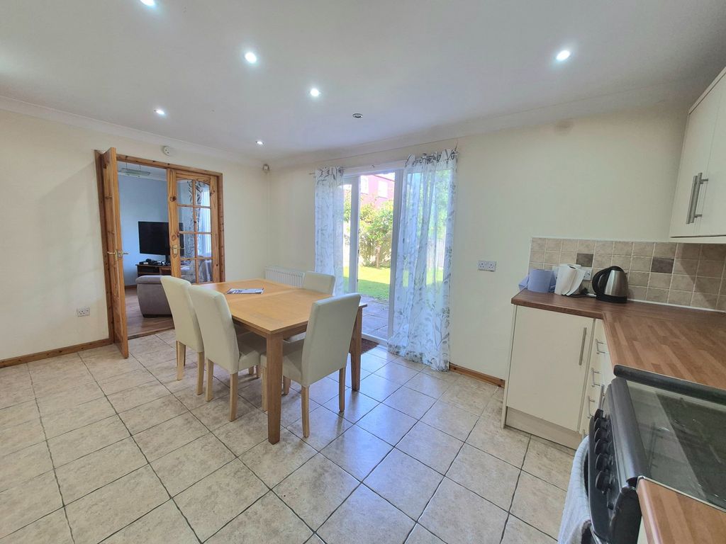 Property photo 3 of 23